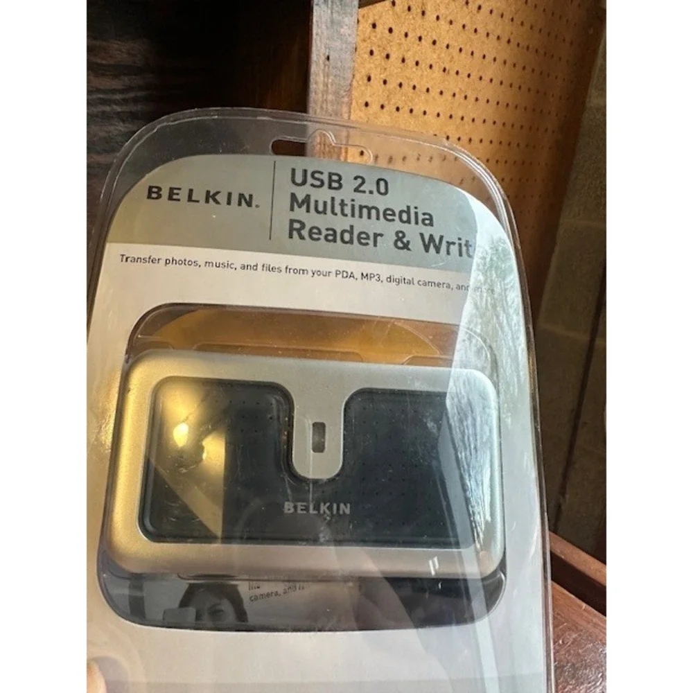 Belkin USB 2.0 Multimedia Reader Writer‎ F5U249v SD CF SmartMedia Memory Stick